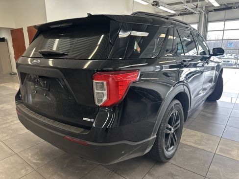 Used 2020 Ford Explorer XLT image 10