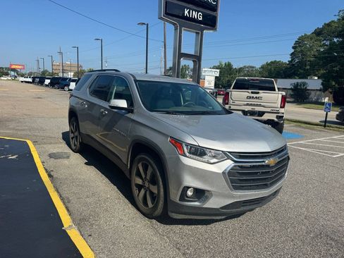 Used 2020 Chevrolet Traverse LT w/ LT Premium Package AWD/4WD image 4