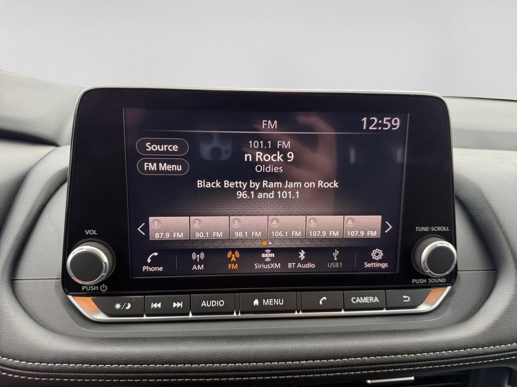 Used 2025 Nissan Rogue SV AWD/4WD image 26