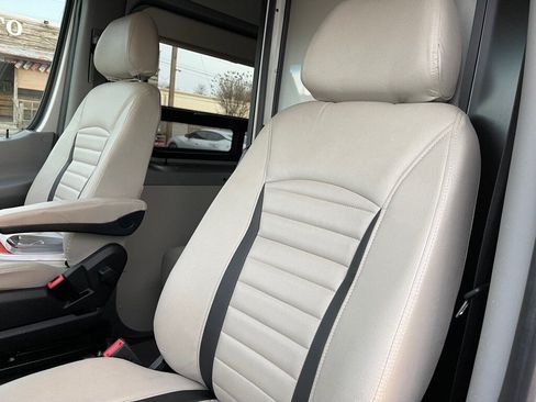 Used 2017 Mercedes-Benz Sprinter 3500 image 16