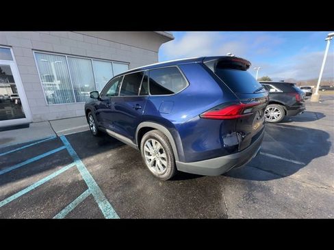 Used 2024 Toyota Grand Highlander XLE image 6