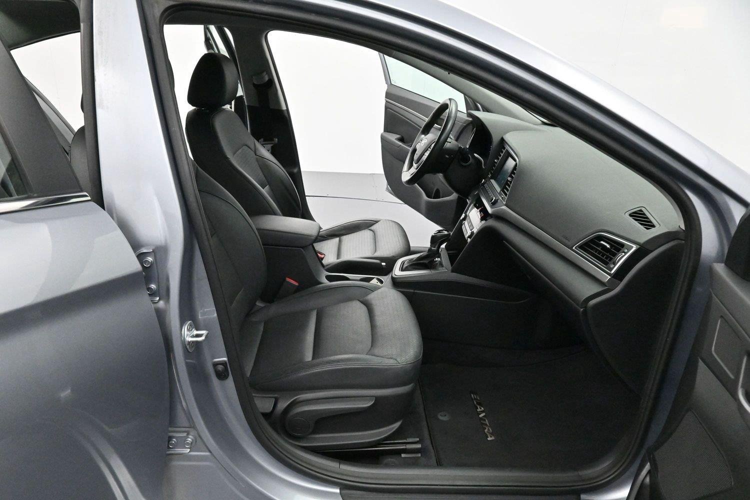 Used 2017 Hyundai Elantra Limited FWD image 28