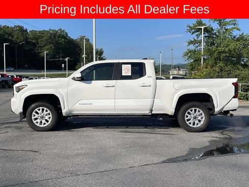 Used 2025 Toyota Tacoma SR5 RWD image 2