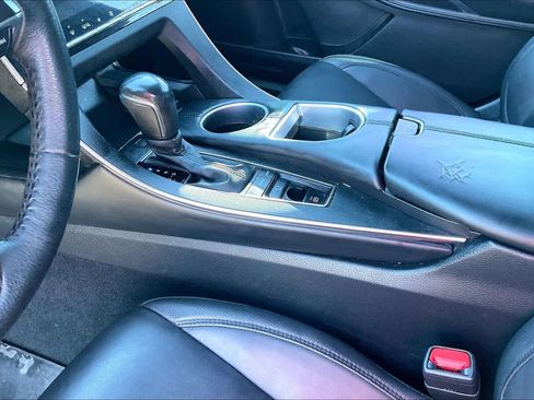 Used 2022 Toyota Avalon XLE image 16