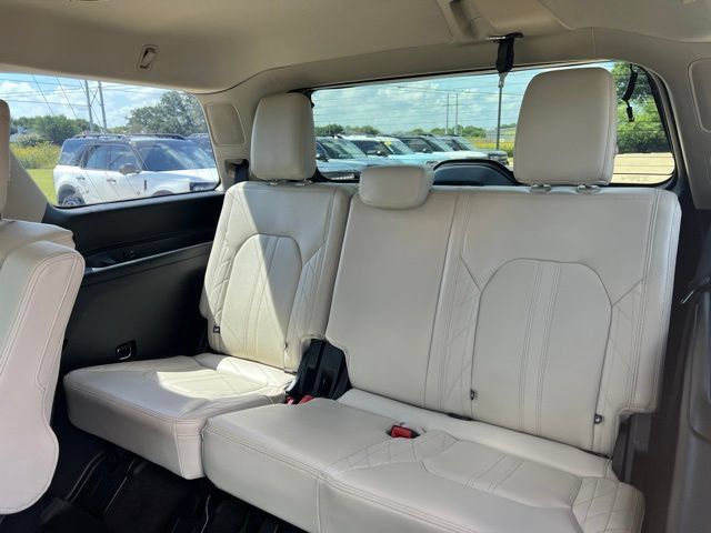 Used 2018 Ford Expedition Platinum RWD image 14