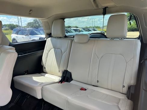 Used 2018 Ford Expedition Platinum RWD image 14