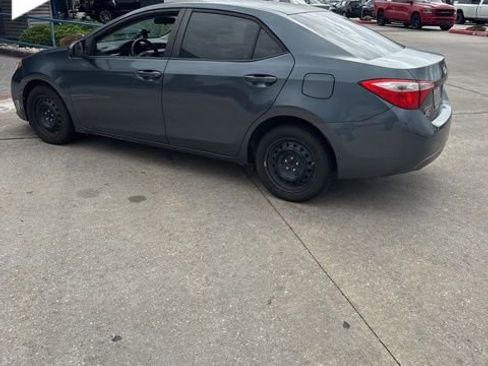 Used 2015 Toyota Corolla LE image 4