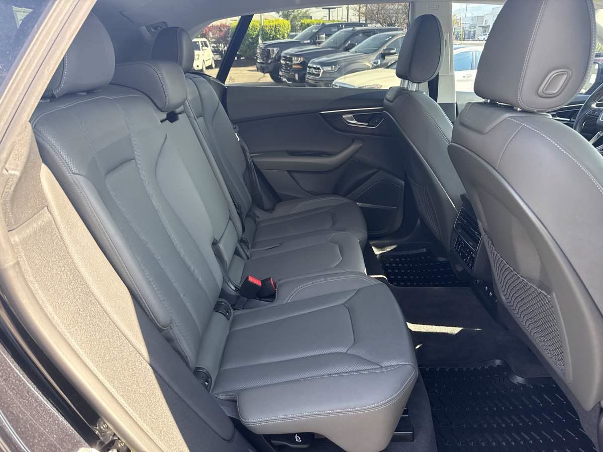 Used 2019 Audi Q8 Premium Plus AWD/4WD image 20
