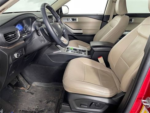 Used 2021 Ford Explorer Limited w/ Equipment Group 301A image 2