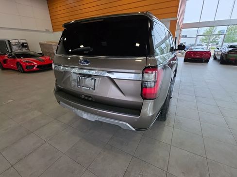 Used 2019 Ford Expedition Limited w/ Equipment Group 301A AWD/4WD image 11