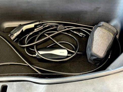 Used 2022 Rivian R1T Adventure image 36