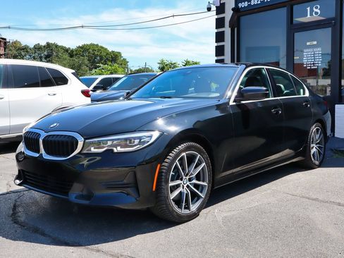 Used 2021 BMW 330i xDrive Sedan w/ Convenience Package AWD/4WD image 2