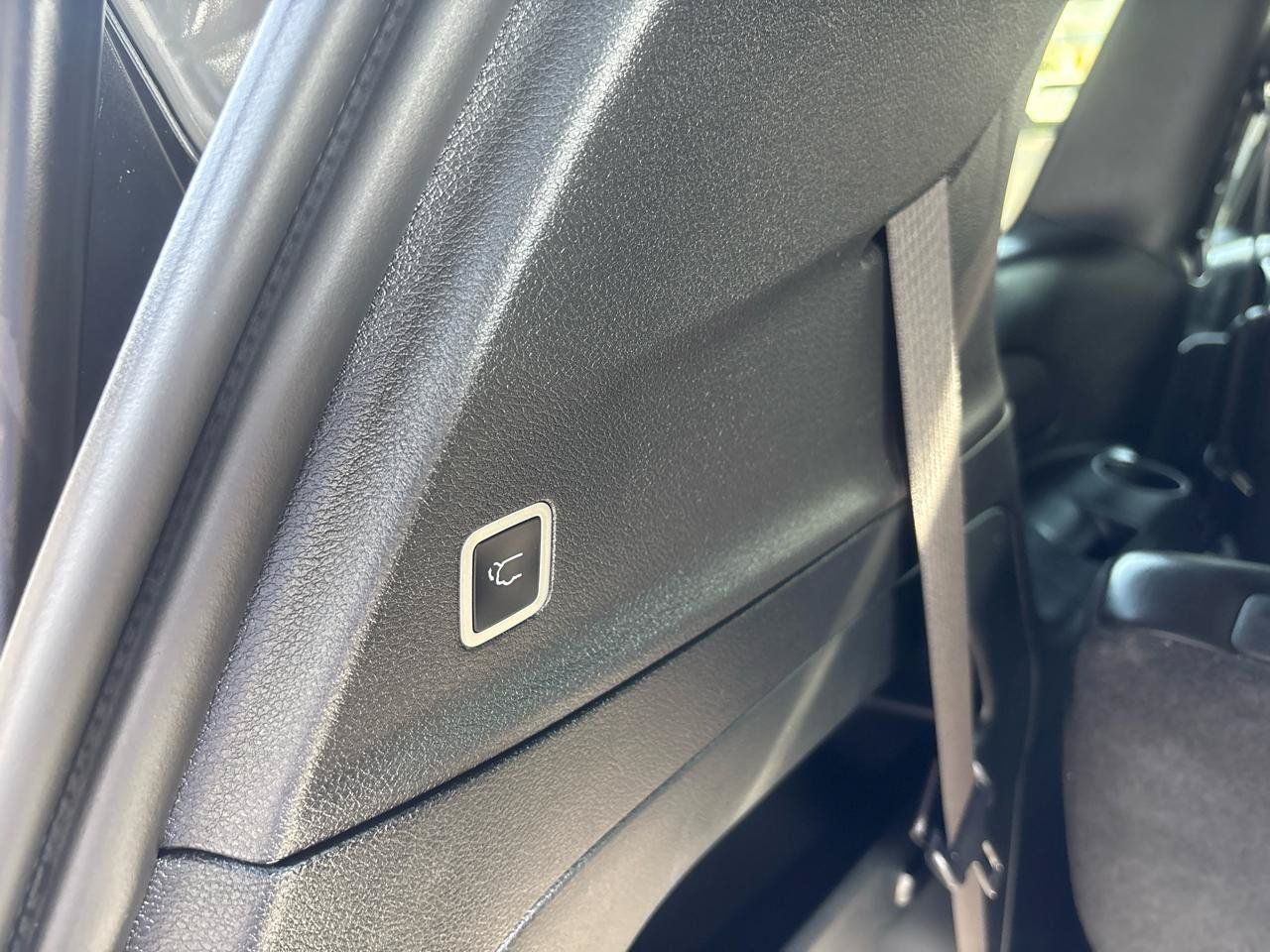 Used 2025 Chrysler Pacifica Select FWD image 31