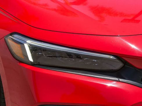 Used 2023 Honda Civic Sport image 4