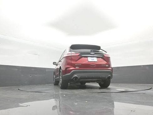 Certified 2019 Ford Edge Titanium w/ Cold Weather Package AWD/4WD image 39