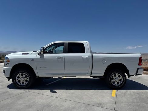 Used 2024 RAM 2500 Laramie AWD/4WD image 2