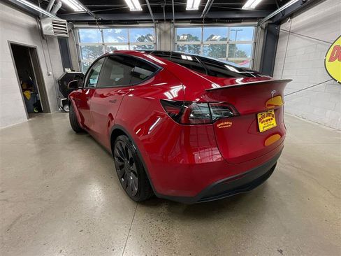 Used 2023 Tesla Model Y Performance AWD/4WD image 3