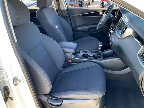 Used 2020 Kia Sorento L image 8
