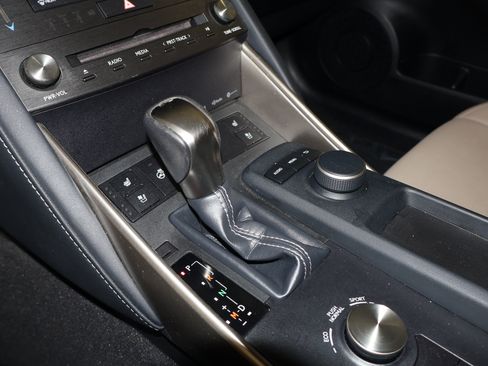 Used 2019 Lexus IS 300 w/ Premium Package image 31