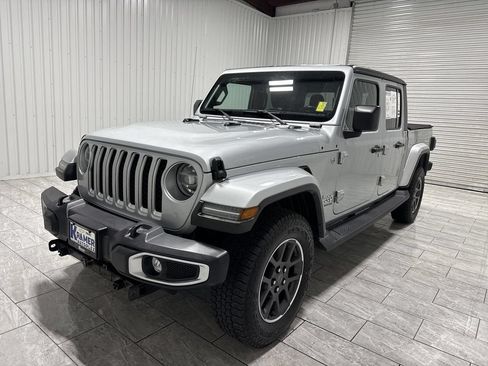 Used 2022 Jeep Gladiator Overland w/ Popular Equipment Package AWD/4WD image 1