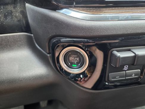 Used 2025 Chevrolet Silverado 1500 LT RWD image 28