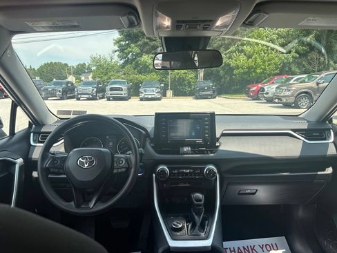 Used 2022 Toyota RAV4 XLE w/ Convenience Package AWD/4WD image 19