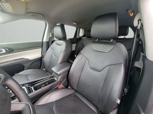 Used 2022 Jeep Compass Limited AWD/4WD image 10