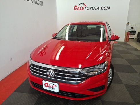 Used 2019 Volkswagen Jetta SE FWD image 3