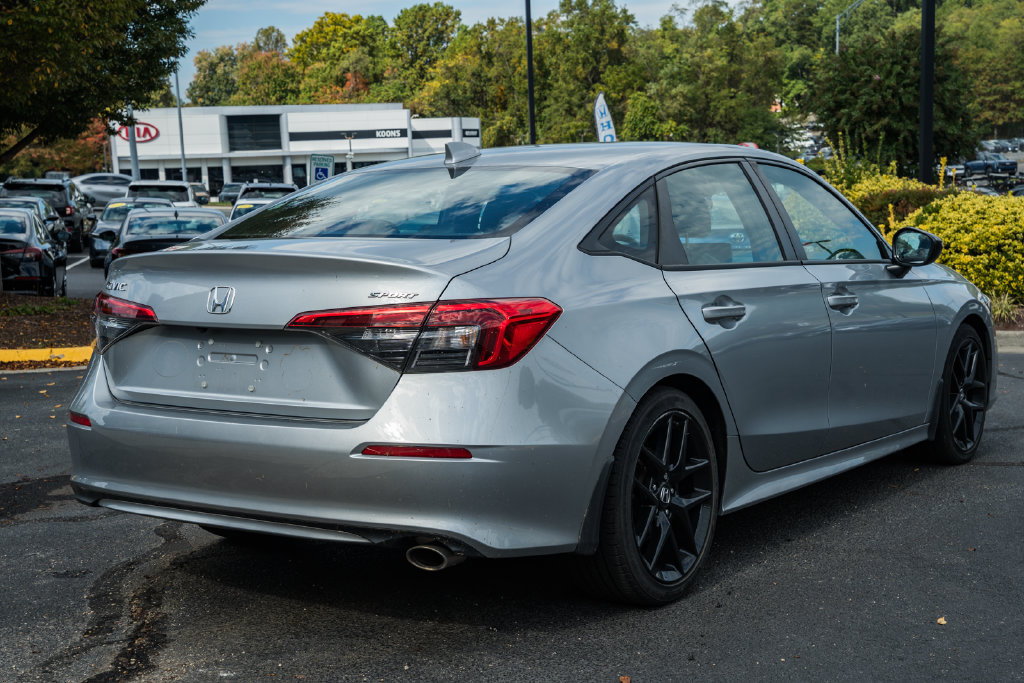 Used 2023 Honda Civic Sport image 4