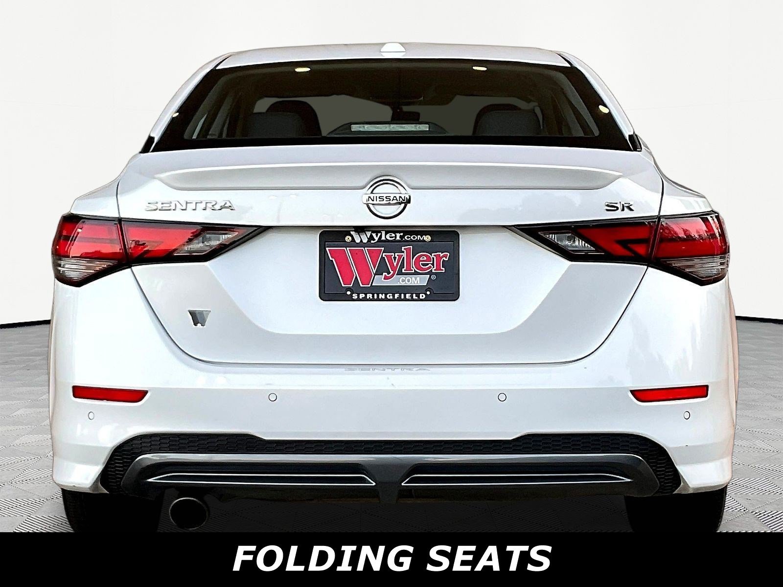 Used 2022 Nissan Sentra SR w/ SR Premium Package FWD image 5