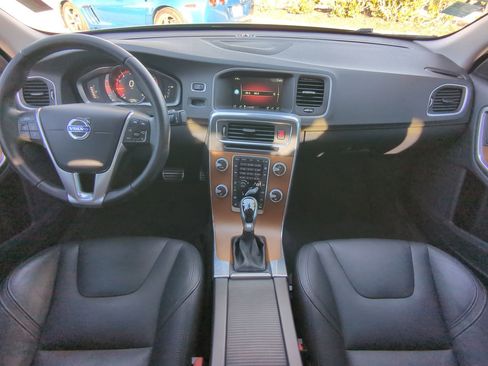 Used 2016 Volvo S60 T5 Premier image 15