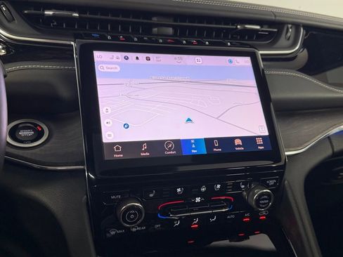 Used 2023 Jeep Grand Cherokee Overland w/ Advanced Protech Group III image 16