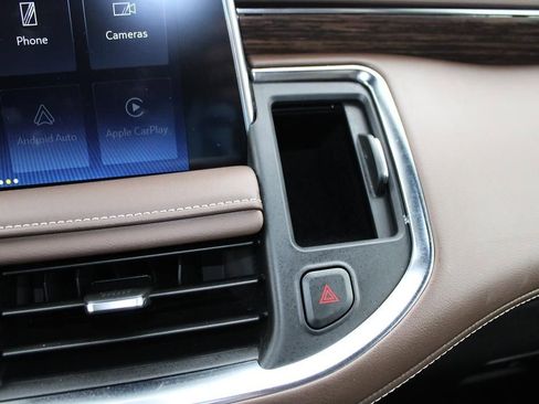 Used 2023 Chevrolet Suburban High Country image 29