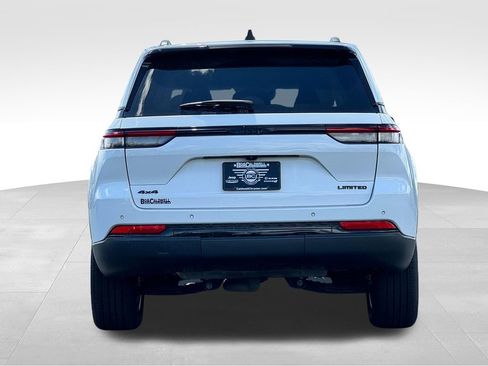 Used 2023 Jeep Grand Cherokee Limited w/ Black Appearance Package AWD/4WD image 6