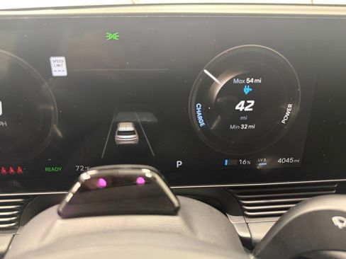 Certified 2025 Hyundai Ioniq 5 SE image 16