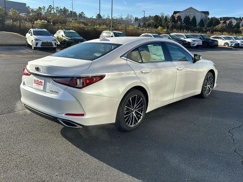 New 2025 Lexus ES 350 w/ Premium Package image 5
