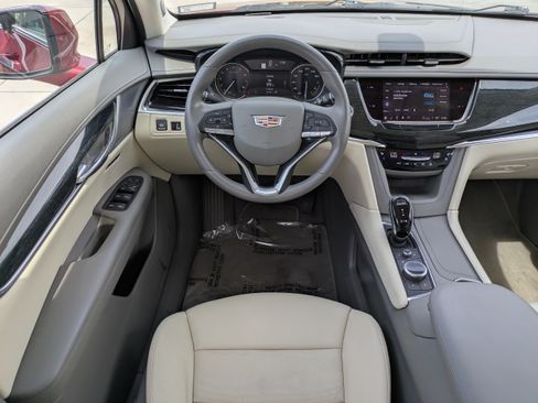 Used 2023 Cadillac XT6 Premium Luxury AWD/4WD image 16