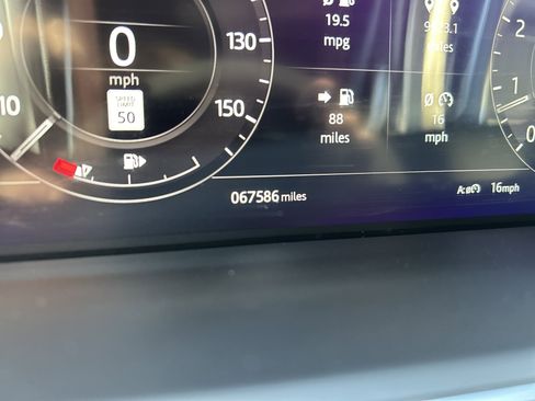 Used 2020 Land Rover Range Rover Sport HST image 22