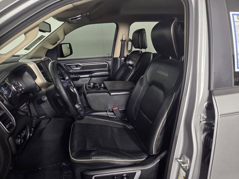 Used 2019 RAM 1500 Laramie AWD/4WD image 11