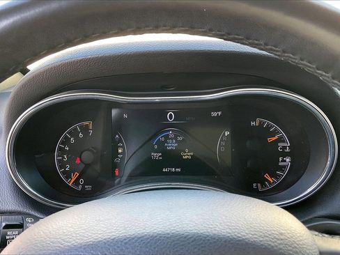 Certified 2022 Jeep Grand Cherokee Laredo X image 10