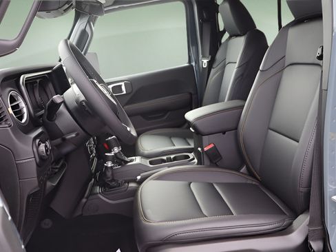 New 2026 Jeep Gladiator Sport AWD/4WD image 11