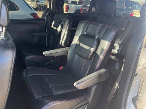 Used 2017 Dodge Grand Caravan GT image 17