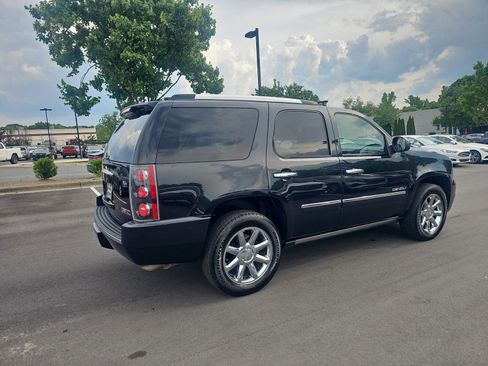 Used 2011 GMC Yukon Denali AWD/4WD image 5