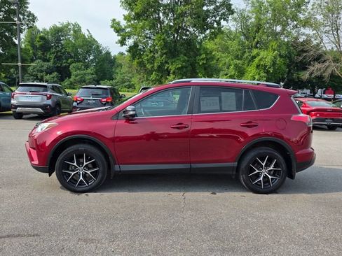 Used 2018 Toyota RAV4 SE w/ Power Extra Value Package AWD/4WD image 5
