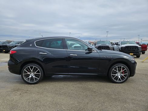 Used 2019 Maserati Levante S image 2