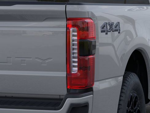 New 2026 Ford F250 Lariat w/ Black Appearance Package AWD/4WD image 21
