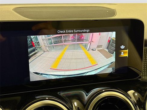 Certified 2021 Mercedes-Benz GLB 250 4MATIC image 13