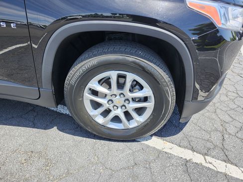 Used 2020 Chevrolet Traverse LS FWD image 11