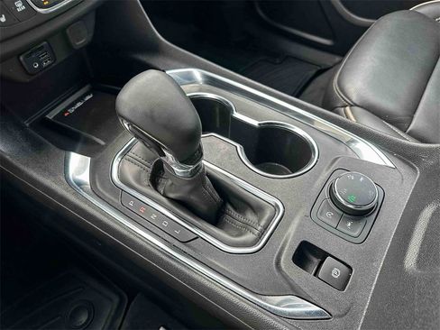 Certified 2023 Chevrolet Traverse Premier image 34