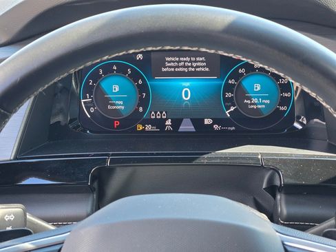 Used 2025 Volkswagen Atlas Cross Sport SE image 31